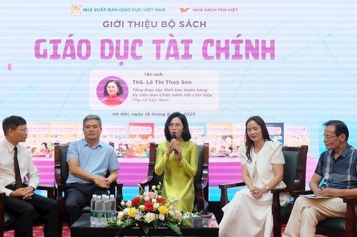 Ra mắt bộ sách 'Giáo dục tài chính' dành cho học sinh phổ thông
