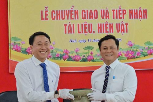 Bảo tàng Lịch sử thành phố Huế tiếp nhận 1.448 tài liệu, hiện vật