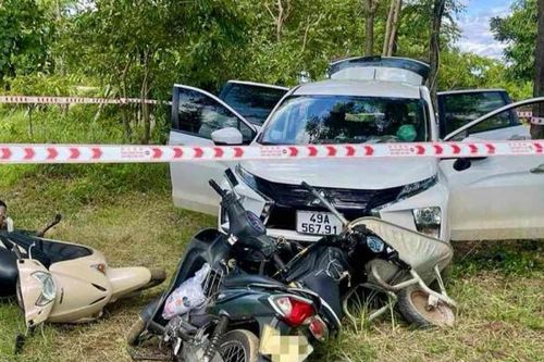 Khống chế nhóm đối tượng chơi ma túy trong ôtô, lao xe vào Cảnh sát