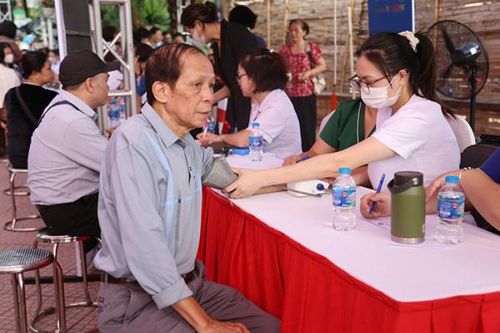 Hút thuốc lá gây tăng huyết áp