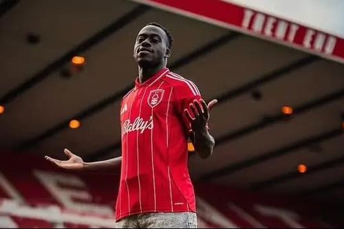 Nottingham Forest có thêm tân binh