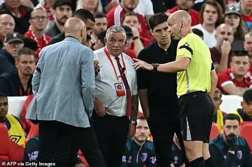 Fan Liverpool phân biệt chủng tộc, bị cấm đến sân trọn đời