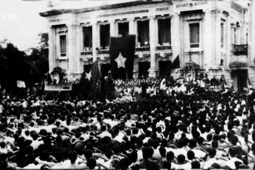 Vang mãi bản hùng ca tháng Tám