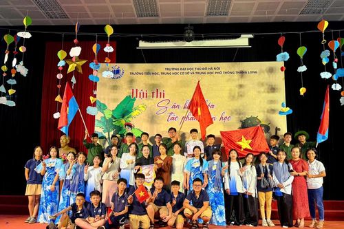 Cô giáo Thu Hường thắp lửa văn chương qua từng vai diễn
