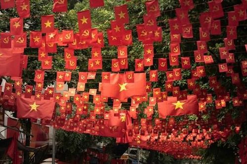 Hà Nội rực sắc cờ hoa chào mừng Cách mạng tháng Tám và Quốc khánh 2/9