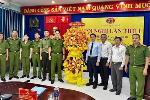 Công an xã Phú Giáo gương mẫu trong thực hiện chính quyền địa phương hai cấp