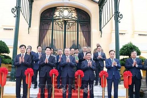 Tổng Bí thư và Chủ tịch nước dự Lễ bàn giao Trụ sở làm việc Cơ quan Chủ tịch nước