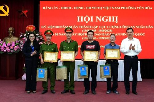 Dũng cảm bắt trộm, hai bảo vệ của chung cư được thưởng 'nóng'