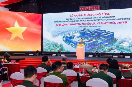 Một tập đoàn viễn thông lớn chi 1 tỷ USD để xây dựng 2 trung tâm về công nghệ
