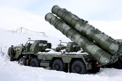 Nga sử dụng hệ thống phòng không S-400 tạo 'bức màn sắt' bảo vệ máy bay chiến đấu