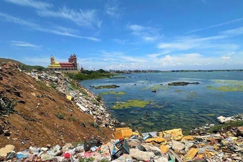 Quảng Ngãi: Rác thải, xà bần 'bủa vây' đặc khu Lý Sơn