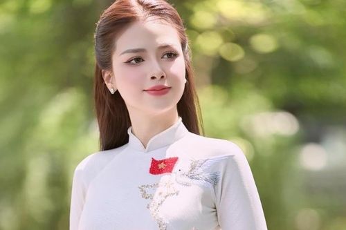 Hàng nghìn người xếp hàng lấy vé 'concert quốc gia' ở Hà Nội