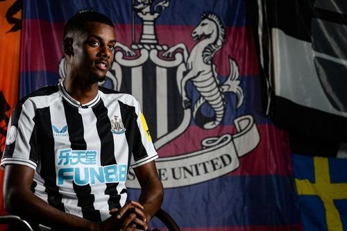 Newcastle có thể mất bộn tiền vì Isak
