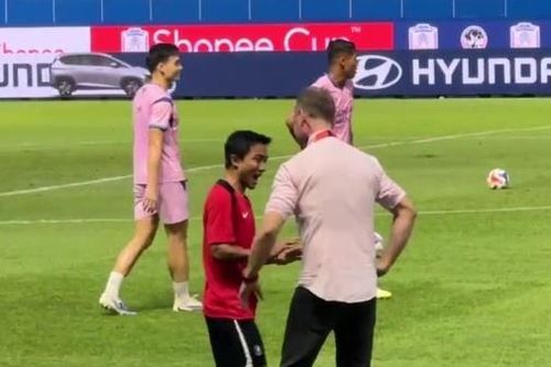 HLV Mano Polking tái ngộ 'Messi Thái'