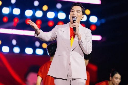 Tác giả Bùi Quang Minh: 'Tự hào hát mãi lên Việt Nam ơi'