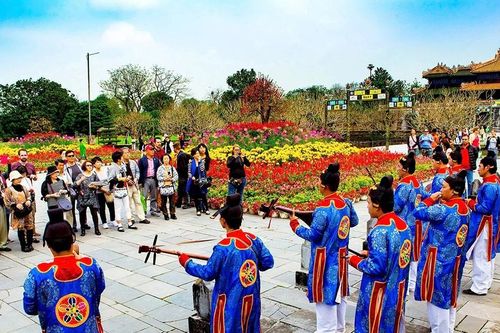 Bài 1: Ứng xử với di sản