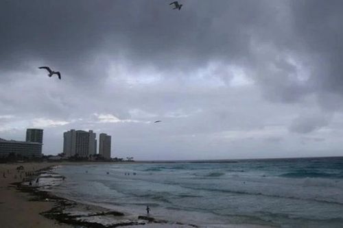Bão Erin đe dọa bờ đông, Mỹ khẩn cấp đóng cửa nhiều bãi biển