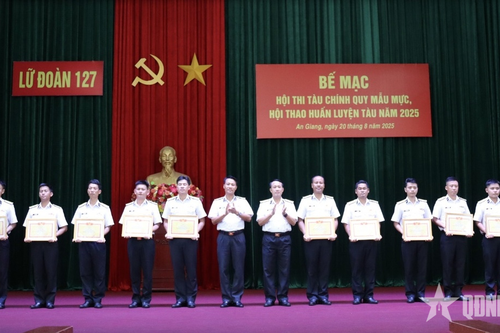 Lữ đoàn 127: Tổ chức Hội thi 'Tàu chính quy mẫu mực' và Hội thao huấn luyện tàu năm 2025