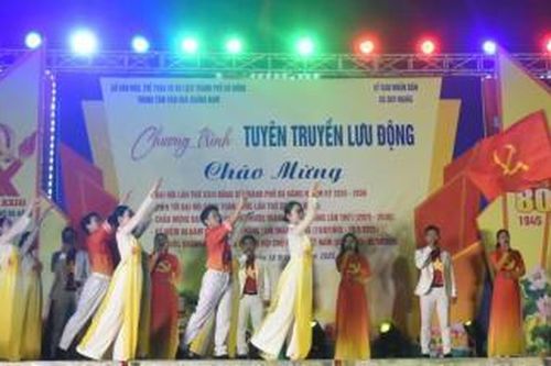 Tuyên truyền lưu động 'Sáng mãi niềm tin - Vững bước tương lai'
