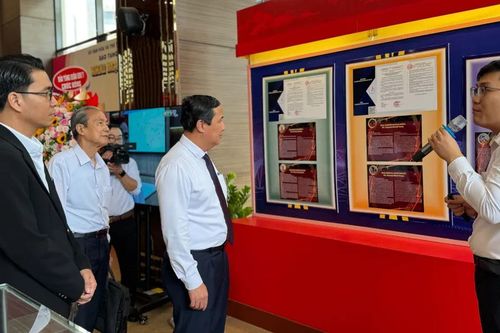 Sáng mãi tấm gương của giai cấp công nhân Việt Nam