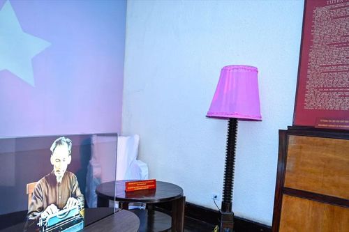 Không gian Bác Hồ khởi thảo bản Tuyên ngôn độc lập