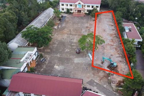 Chưa trúng thầu, doanh nghiệp đã phá dỡ 10 phòng học của trường