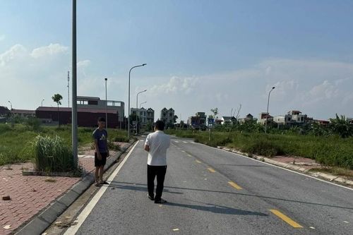 Đòi nợ bất thành, nổ súng, dùng dao chém con nợ