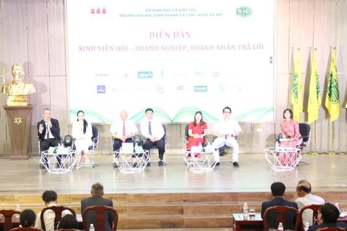 Doanh nhân chia sẻ bí quyết giúp sinh viên chinh phục nhà tuyển dụng
