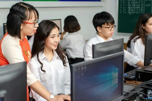 Giáo viên song hành cùng công nghệ