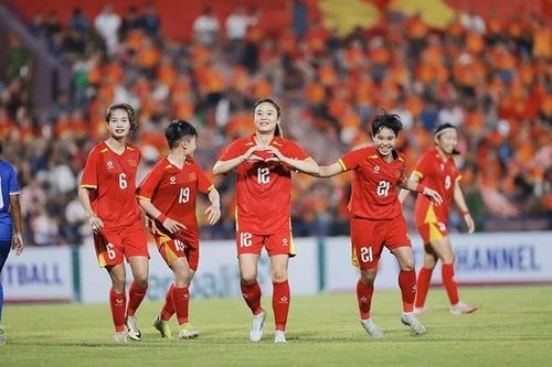 Tuyển nữ Việt Nam nhận thưởng 'khủng' sau AFF Cup 2025