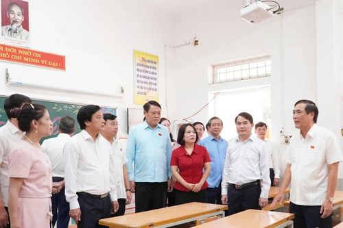 Đoàn Đại biểu Quốc hội Phú Thọ kiểm tra thực tế cơ sở giáo dục tại phường Việt Trì