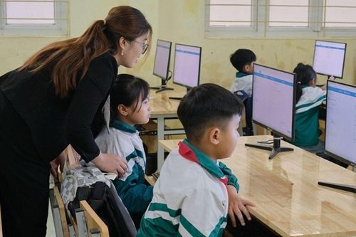 Trao quyền cho giáo viên – chìa khóa để 'bình dân học vụ số' đi vào thực chất