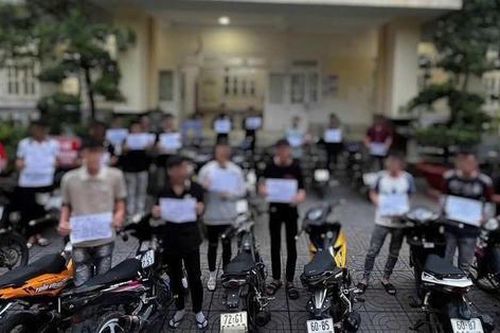 Khởi tố 21 thanh niên 'hung thần đường phố'