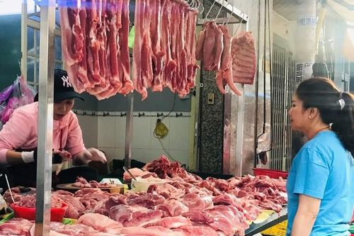 Giá thịt lợn lao dốc