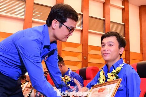 Tuyên dương 25 gương thanh niên khuyết tật tiêu biểu 'Tỏa sáng nghị lực Việt'