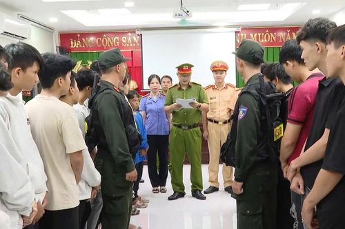 Khởi tố 21 quái xế gây náo loạn đường phố ở TPHCM