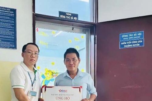 Anh Phạm Văn Măng bị nhiễm trùng uốn ván được bạn đọc giúp đỡ hơn 50 triệu đồng