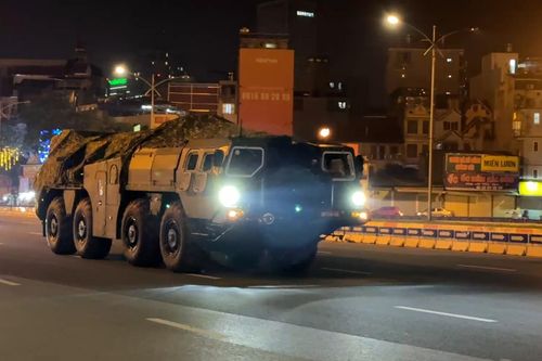 Cận cảnh vận chuyển tên lửa, xe tăng về trung tâm Hà Nội, chuẩn bị diễu binh 2/9