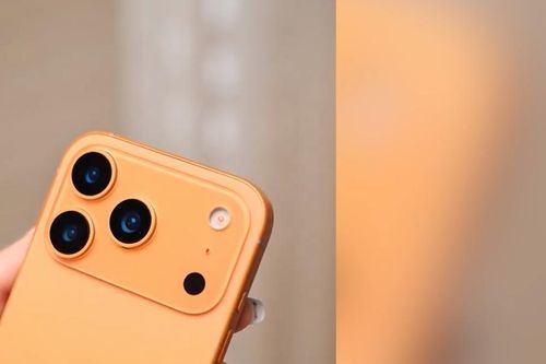 'Mở hộp' mẫu iPhone 17 Pro màu cam đẹp ngây ngất