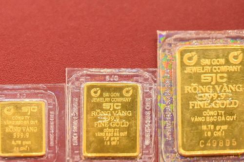 Mắc kẹt với khoản vay hơn 5.800 lượng vàng SJC, DN vẫn chi tiền gom cổ phiếu