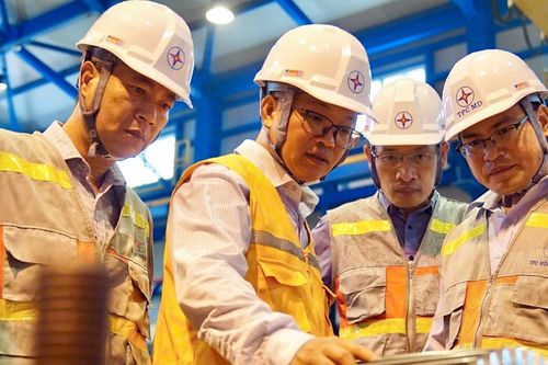 EVNGENCO3 tiếp sức người lao động trên công trường đại tu tổ máy S1