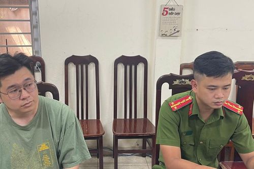 Khởi tố, bắt tạm giam người đàn ông xăm trổ hành hung phụ nữ tại chung cư ở Hà Nội