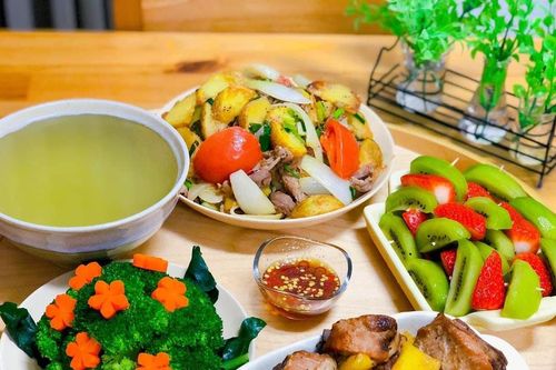 Hôm nay ăn gì? 7 mâm cơm tối 30 phút tròn vị