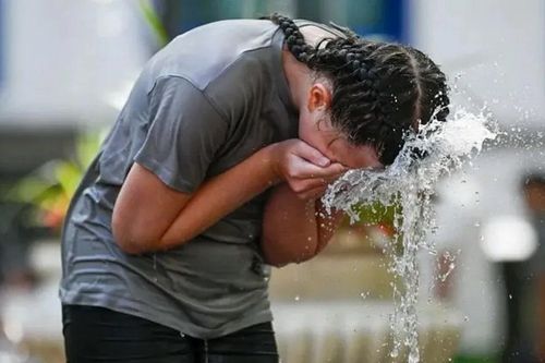 Nước Anh trải qua mùa Hè nóng kỷ lục với nhiệt độ cao bất thường
