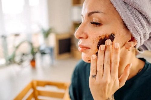 Những sai lầm khi tẩy da chết khiến da lão hóa sớm