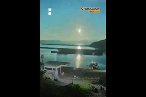Nhật Bản: Vật thể lạ phát sáng rực rỡ như một quả cầu lửa trên bầu trời