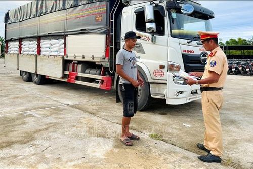Liên tiếp phát hiện nhiều vụ vận chuyển hàng hóa không rõ nguồn gốc, xuất xứ