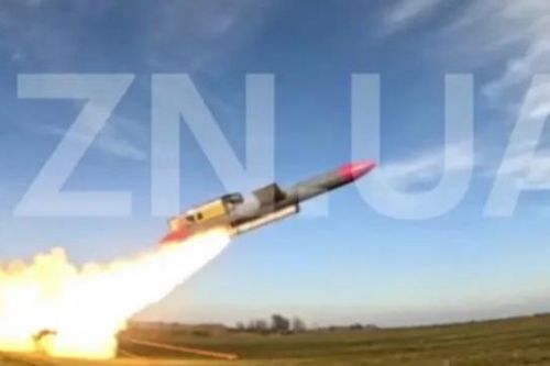 Ukraine hé lộ vũ khí chiến lược: Tên lửa hành trình Flamingo nặng gấp 4 lần Tomahawk