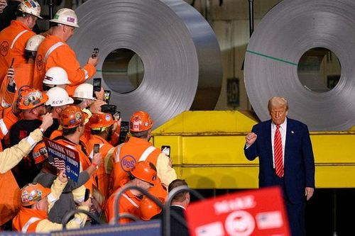 Diễn biến mới về thuế quan của ông Trump đối với thép, nhôm