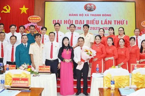 Phó Bí thư Tỉnh ủy An Giang Trần Thị Thanh Hương dự và chỉ đạo Đại hội Đảng bộ xã Thạnh Đông